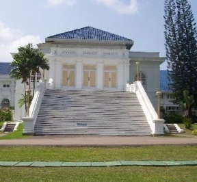 istana besar 3