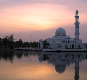 Tengku Tengah Zaharah Mosque 1
